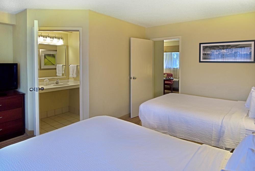 Courtyard By Marriott Orlando Lake Buena Vista At Vista Centre Extérieur photo