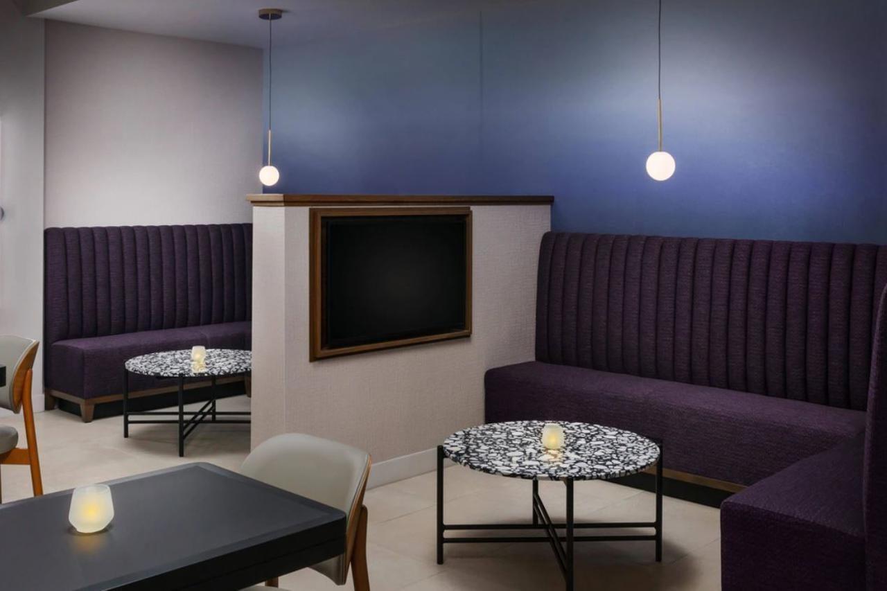 Courtyard By Marriott Orlando Lake Buena Vista At Vista Centre Extérieur photo