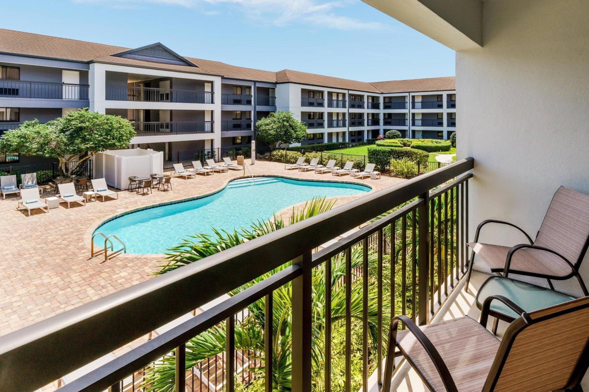 Courtyard By Marriott Orlando Lake Buena Vista At Vista Centre Extérieur photo