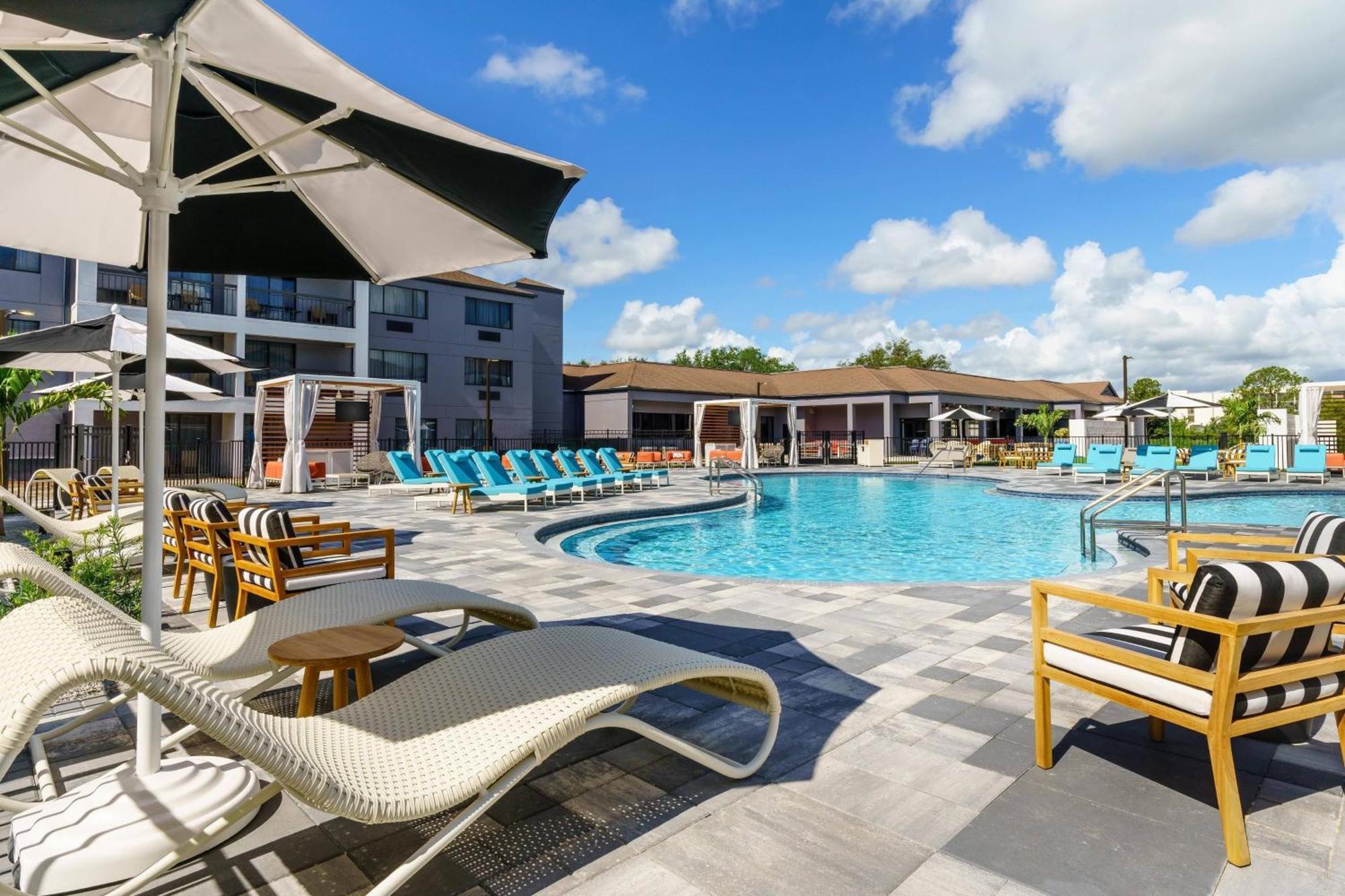 Courtyard By Marriott Orlando Lake Buena Vista At Vista Centre Extérieur photo