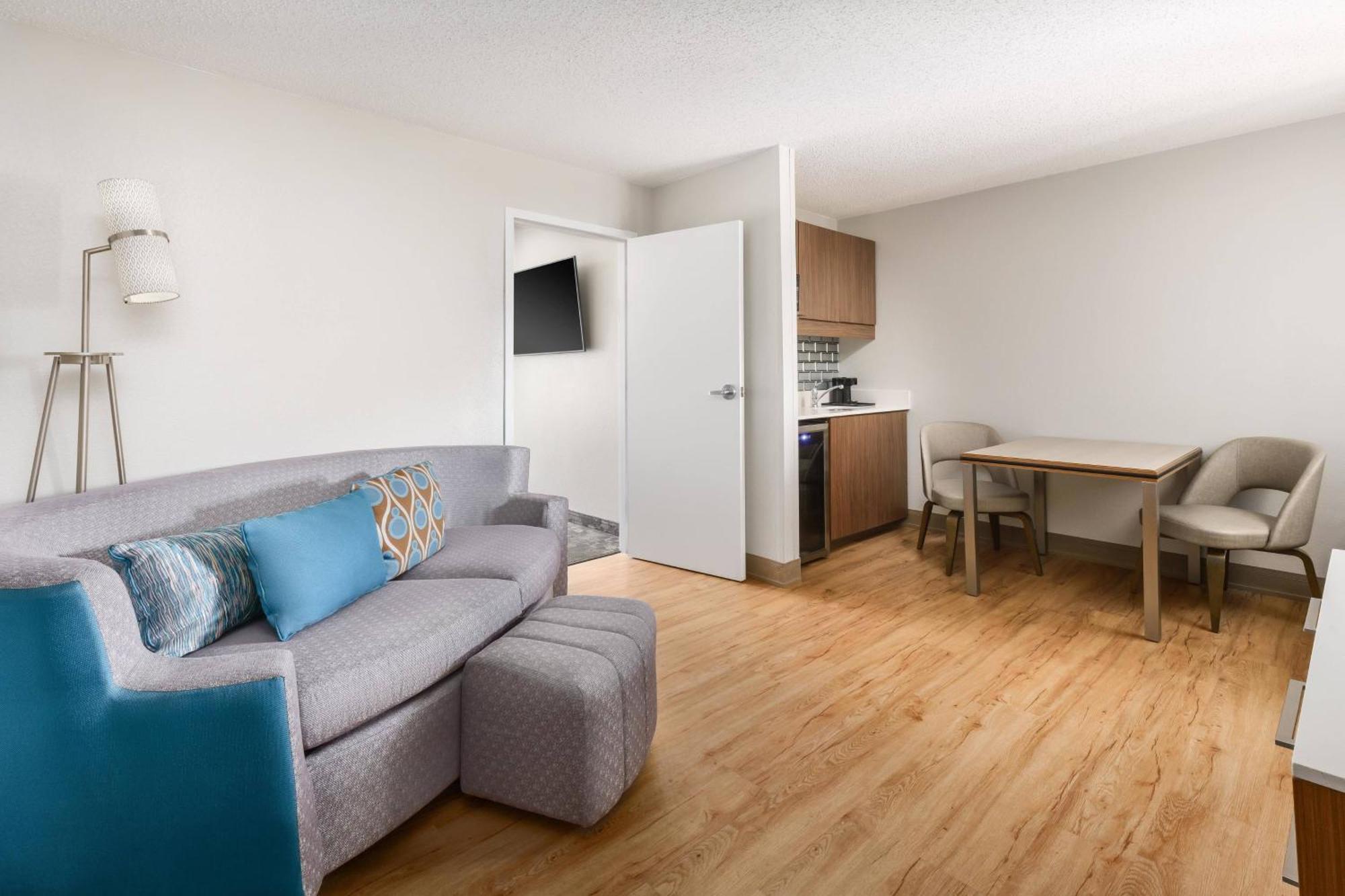Courtyard By Marriott Orlando Lake Buena Vista At Vista Centre Extérieur photo